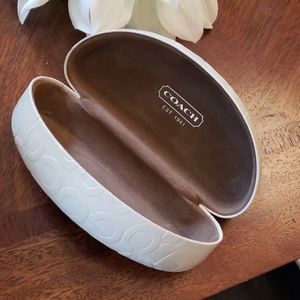 Coach clamshell glasses case - Ivory